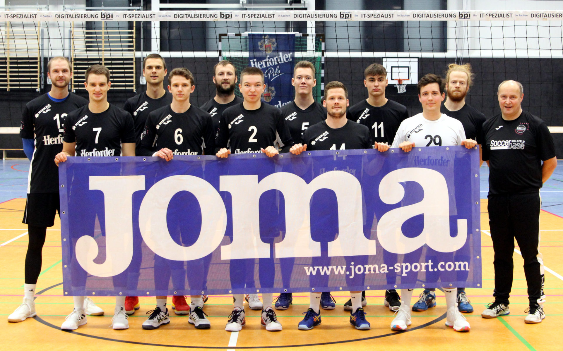 Hinten von links: Tim Borgstedt, Nicolai Cremer, Martin Frenz, Sven Oberhokamp, Dennis Loboda, Paul Plaßmann, Trainer Carsten Petersen Vorne von links: Tobias Borgstädt, Anton Puls, Phillip Scheller, Hanno Lüttmann, Levi Patzelt