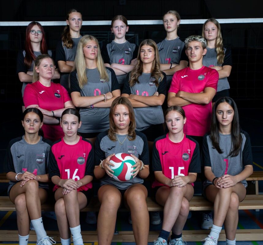Vorne von links: Valentina Fradkin, Adile Seit-Arifova, Mia Lemo-Westerwinter, Inga Sielemann, Sara Maliqi
Mitte von links: Trainerin Christiana Schmidt, Ida Jacob, Eliana Karanikola, Trainer Linus Mauntel
Hinten von links: Roksana Klosiaka, Levke Vinke, Laura Hagenstein, Viviane Zoludev, Liana Hengel
Es fehlen: Clara Einenckel