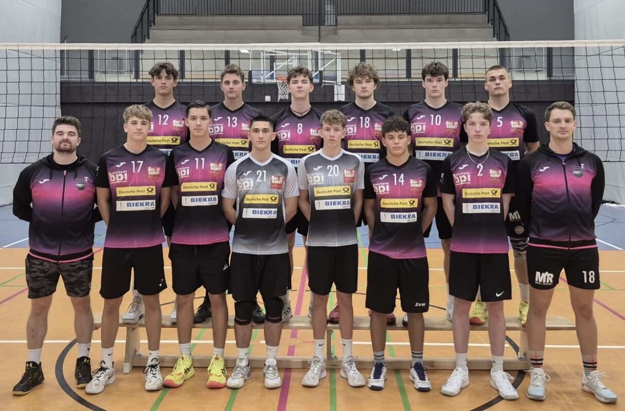 Vorne von links:Maurice Meise (Co-Trainer), Ole Standke, Nikita Wasiljew, Marko Jozicic, Tjark Vinke, Jacob Stapke, David Blazek, Tobias Gundlach (Trainer)
Oben von links:Alexander Voth, Tristan Schymura, Sebastian Daun, Paul Kopera, Lukas Schwarz, Leon Vervay
Es fehlen: Lennart Günther, Levi Schmalz, Ben Epp, Tom Lino Kuckuck, Henri Rahe, Lino Nölke, Peter Harms, Lorenz Giesselmann, Till Schneider, Dominik Karwat