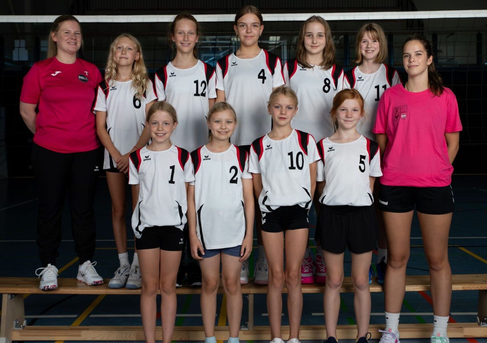 Von hinten links: Trainerin Christiana Schmidt, Sophie Kempf, Iva Simeonov, Emelie Alexew, Maria Pichkur, Mathilda Kley,Von vorne links: Johannah von Gradowski, Valerie Plaßmann, Lika Claußen, Paula HerderEs fehlt: Maria Acikdilli